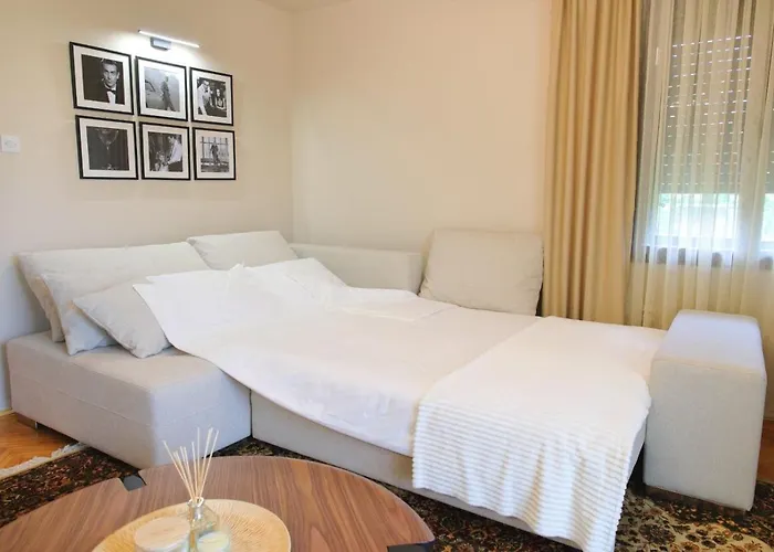 Hill Apartment